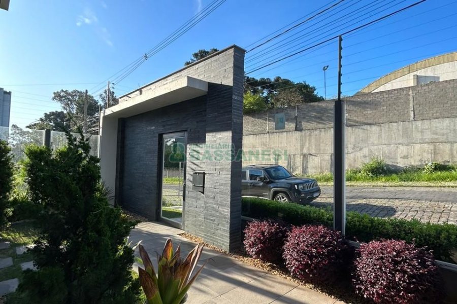 Apartamento com 80m², 2 dormitórios, 2 vagas, no bairro Vila Horn em Caxias do Sul para Comprar