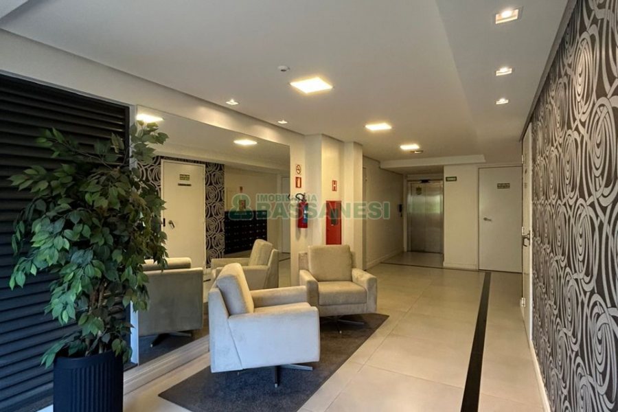 Apartamento com 80m², 2 dormitórios, 2 vagas, no bairro Vila Horn em Caxias do Sul para Comprar