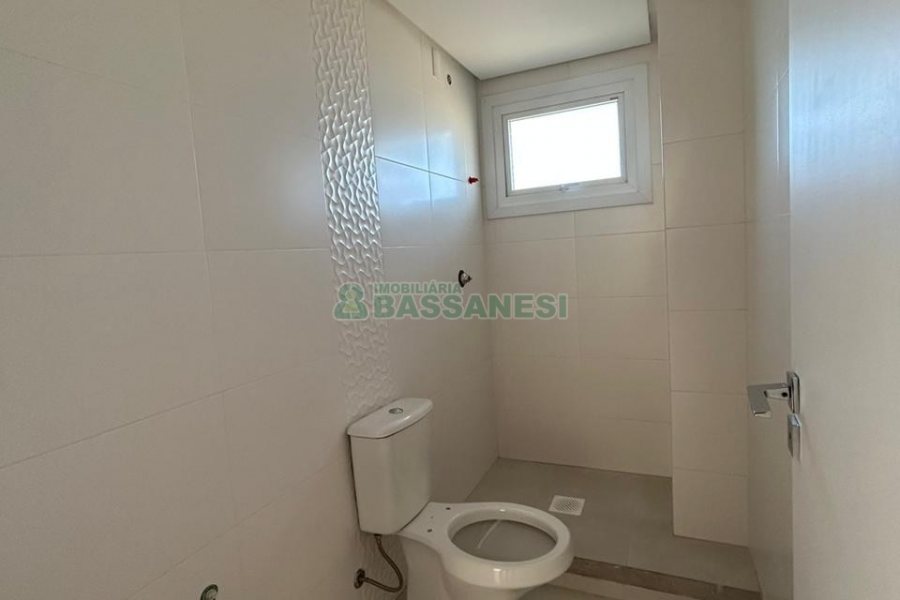 Apartamento com 80m², 2 dormitórios, 2 vagas, no bairro Vila Horn em Caxias do Sul para Comprar