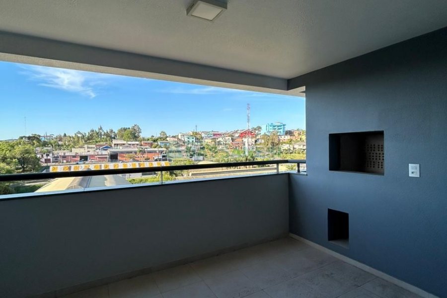 Apartamento com 80m², 2 dormitórios, 2 vagas, no bairro Vila Horn em Caxias do Sul para Comprar