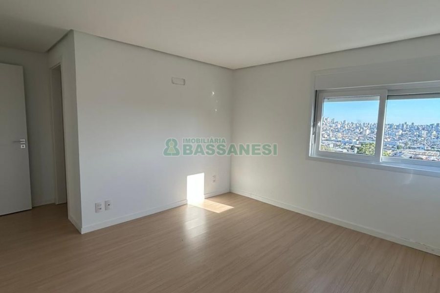 Apartamento com 80m², 2 dormitórios, 2 vagas, no bairro Vila Horn em Caxias do Sul para Comprar
