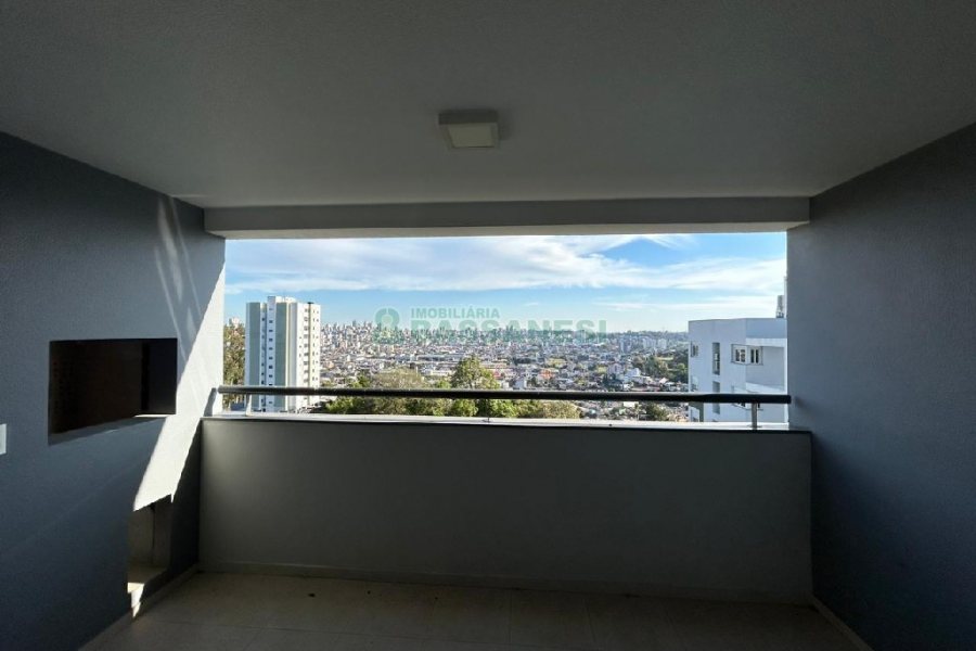 Apartamento com 80m², 2 dormitórios, 2 vagas, no bairro Vila Horn em Caxias do Sul para Comprar