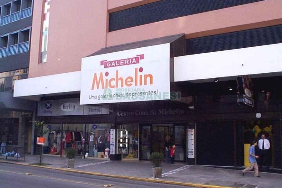 Box com 12m², no bairro Centro em Caxias do Sul para Alugar ou Comprar