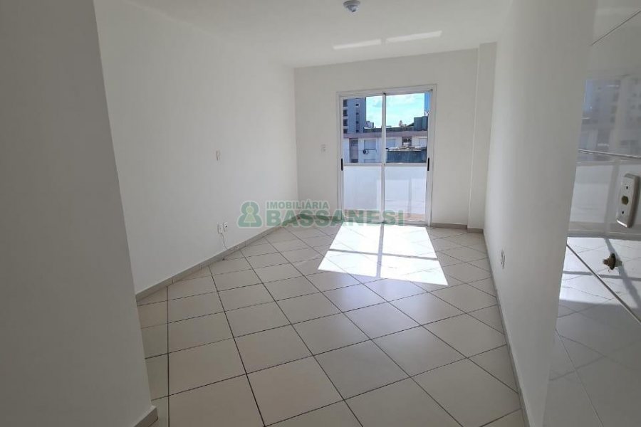 Kitinete com 30m², 1 dormitório, no bairro Centro em Caxias do Sul para Alugar