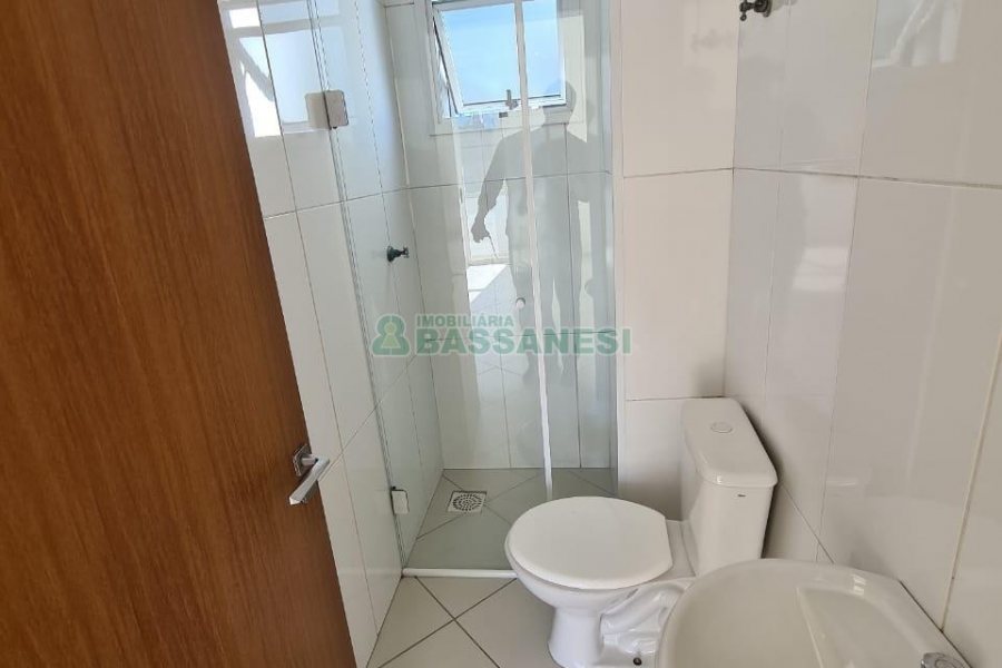 Kitinete com 30m², 1 dormitório, no bairro Centro em Caxias do Sul para Alugar