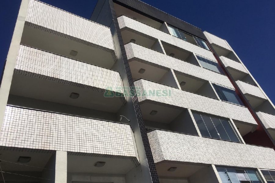 Kitinete com 30m², 1 dormitório, no bairro Centro em Caxias do Sul para Alugar