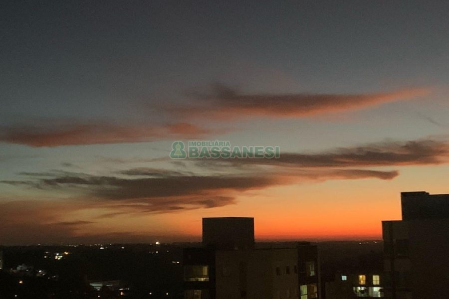 Apartamento com 173m², 3 dormitórios, 3 vagas, no bairro Vinhedos em Caxias do Sul para Comprar