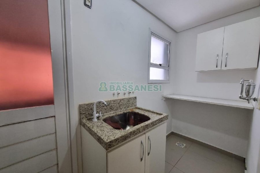 Apartamento com 173m², 3 dormitórios, 3 vagas, no bairro Vinhedos em Caxias do Sul para Comprar