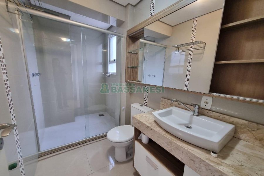 Apartamento com 173m², 3 dormitórios, 3 vagas, no bairro Vinhedos em Caxias do Sul para Comprar