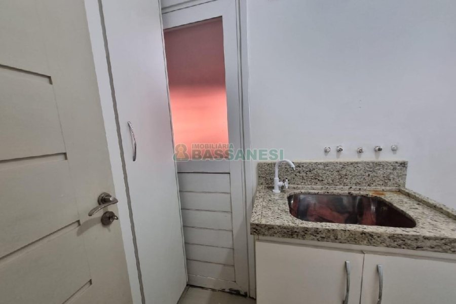 Apartamento com 173m², 3 dormitórios, 3 vagas, no bairro Vinhedos em Caxias do Sul para Comprar