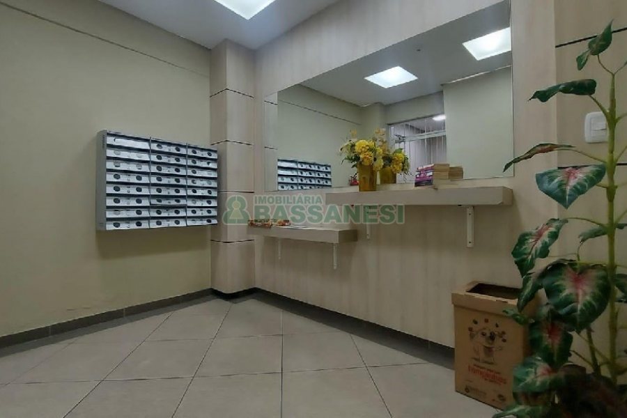 Apartamento com 58m², 2 dormitórios, 1 vaga, no bairro Madureira em Caxias do Sul para Alugar