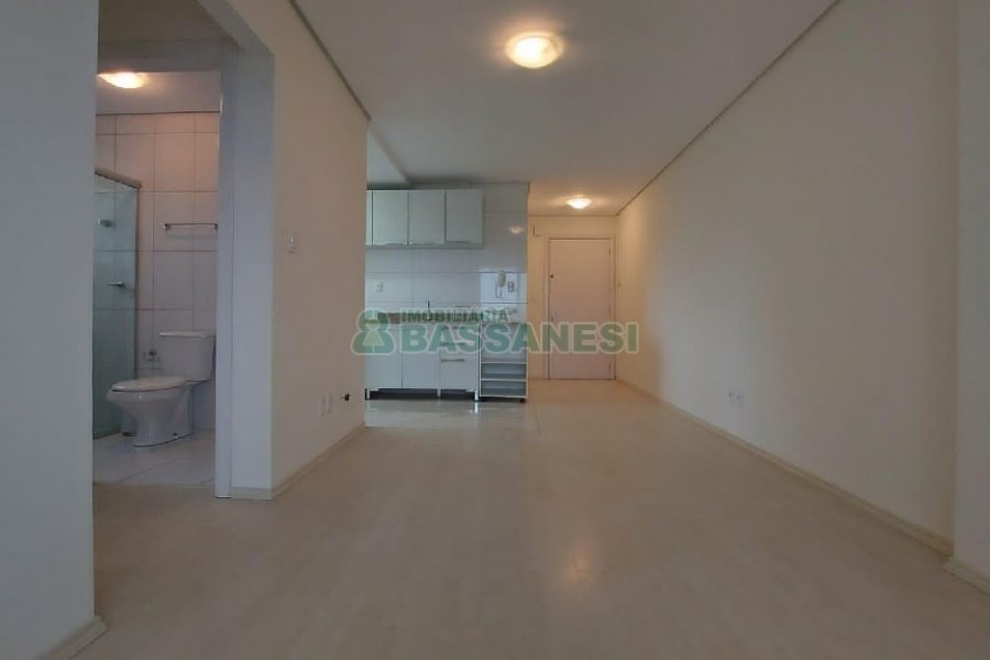 Apartamento com 58m², 2 dormitórios, 1 vaga, no bairro Madureira em Caxias do Sul para Alugar