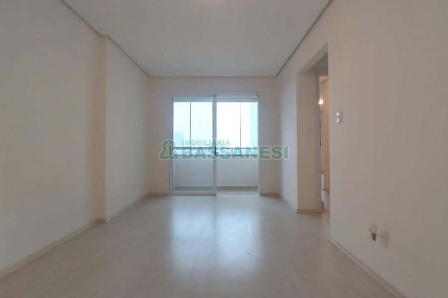 Apartamento com 58m², 2 dormitórios, 1 vaga, no bairro Madureira em Caxias do Sul para Alugar