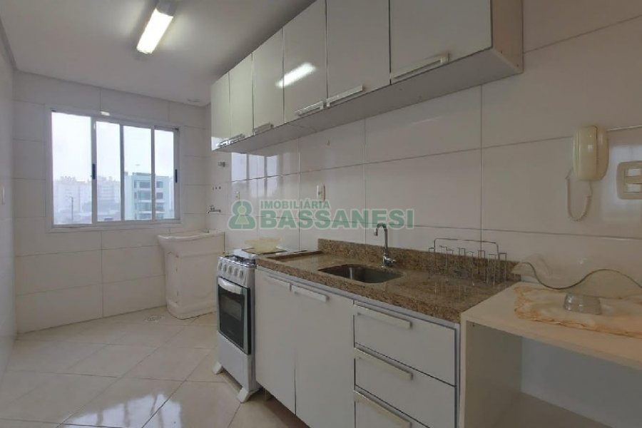Apartamento com 58m², 2 dormitórios, 1 vaga, no bairro Madureira em Caxias do Sul para Alugar