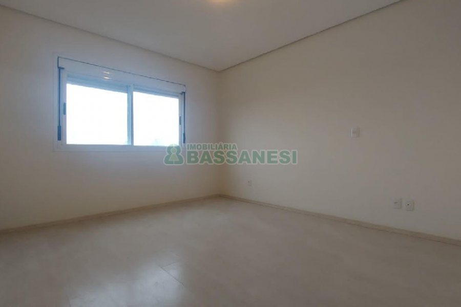 Apartamento com 58m², 2 dormitórios, 1 vaga, no bairro Madureira em Caxias do Sul para Alugar