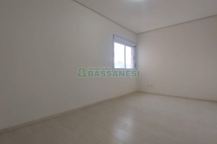 Apartamento com 58m², 2 dormitórios, 1 vaga, no bairro Madureira em Caxias do Sul para Alugar