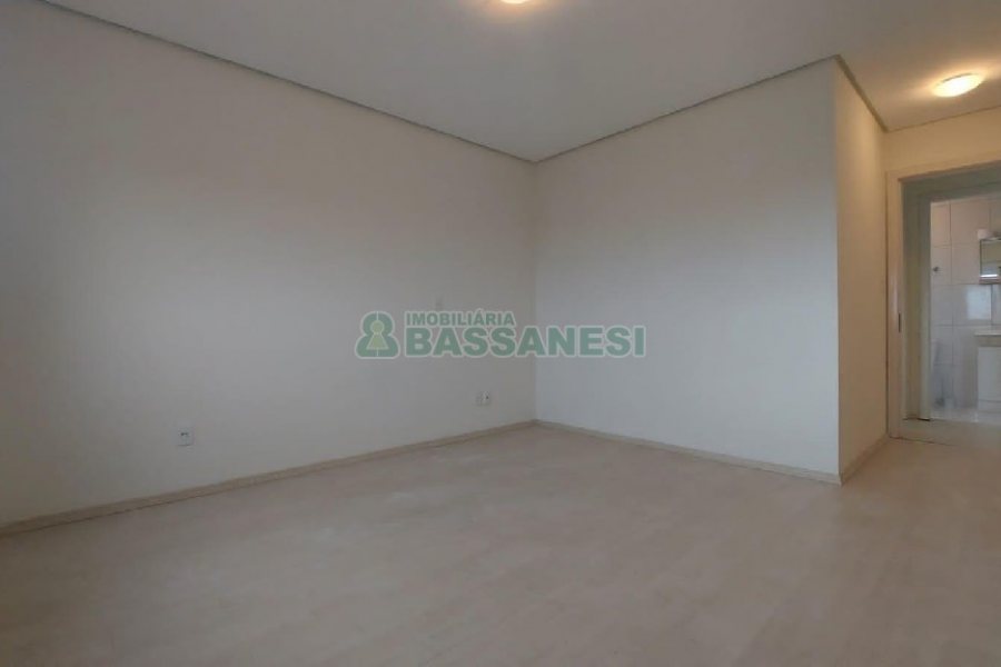 Apartamento com 58m², 2 dormitórios, 1 vaga, no bairro Madureira em Caxias do Sul para Alugar
