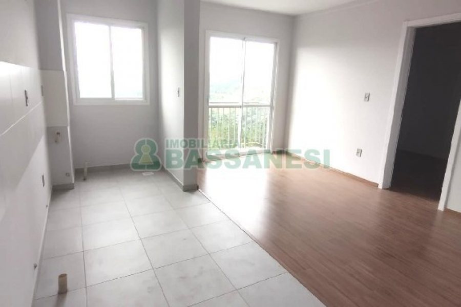 Apartamento com 52m², 2 dormitórios, 1 vaga, no bairro Belo Horizonte em Caxias do Sul para Alugar