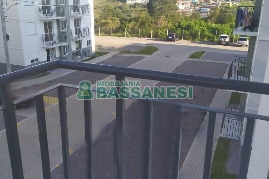 Apartamento com 52m², 2 dormitórios, 1 vaga, no bairro Belo Horizonte em Caxias do Sul para Alugar