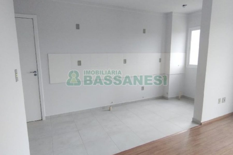 Apartamento com 52m², 2 dormitórios, 1 vaga, no bairro Belo Horizonte em Caxias do Sul para Alugar