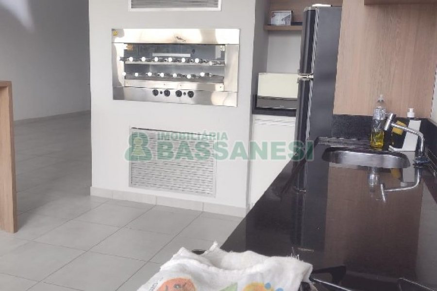 Apartamento com 52m², 2 dormitórios, 1 vaga, no bairro Belo Horizonte em Caxias do Sul para Alugar