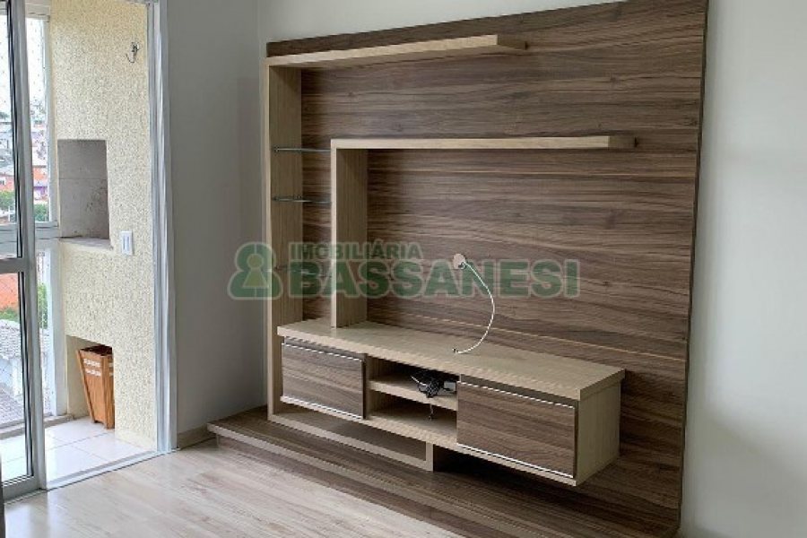 Apto Mobiliado com 56m², 2 dormitórios, 1 vaga, no bairro Cinqüentenário em Caxias do Sul para Alugar