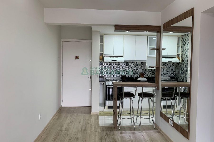 Apto Mobiliado com 56m², 2 dormitórios, 1 vaga, no bairro Cinqüentenário em Caxias do Sul para Alugar