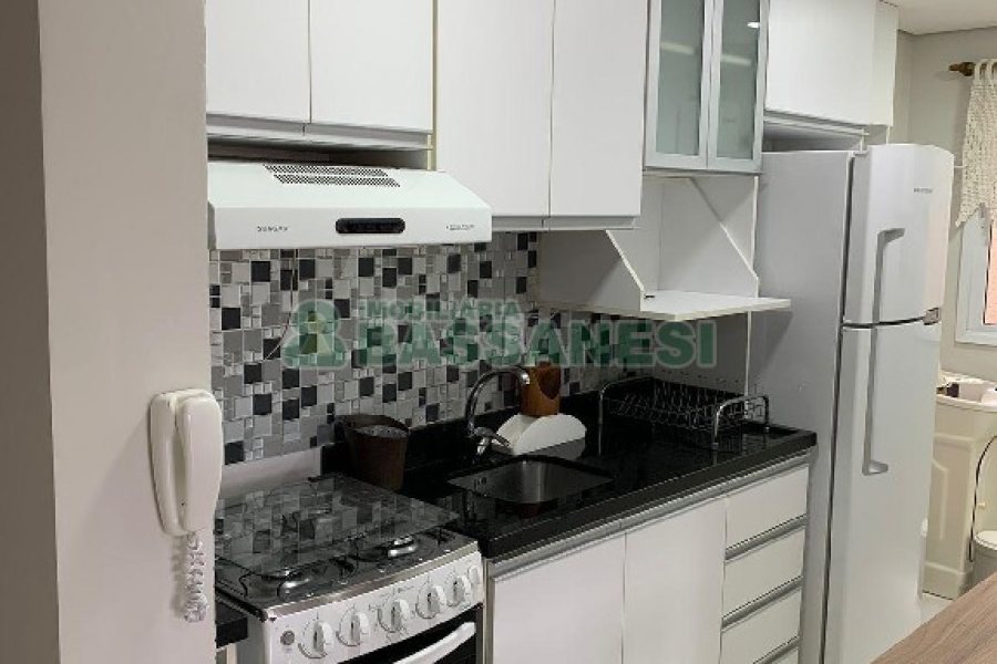 Apto Mobiliado com 56m², 2 dormitórios, 1 vaga, no bairro Cinqüentenário em Caxias do Sul para Alugar