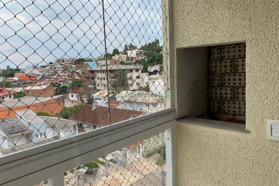 Apto Mobiliado com 56m², 2 dormitórios, 1 vaga, no bairro Cinqüentenário em Caxias do Sul para Alugar