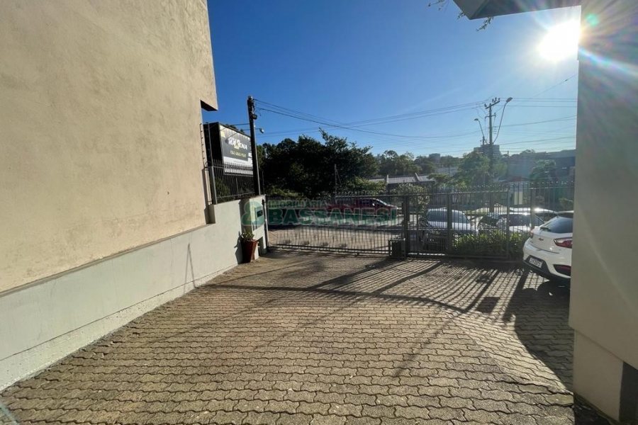 Loja com 40m², no bairro Cinqüentenário em Caxias do Sul para Alugar