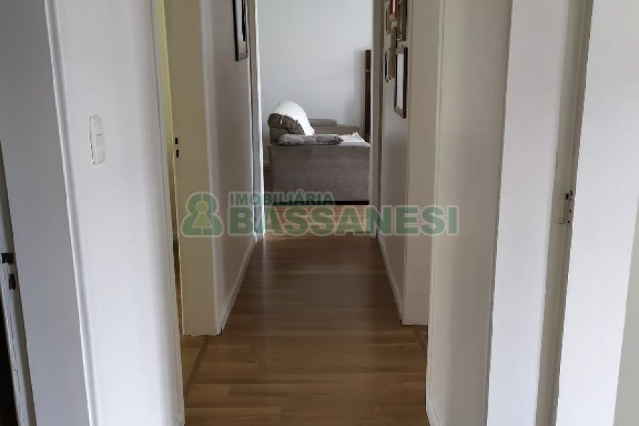 Casa com 125m², 4 dormitórios, 1 vaga, no bairro Salgado Filho em Caxias do Sul para Comprar