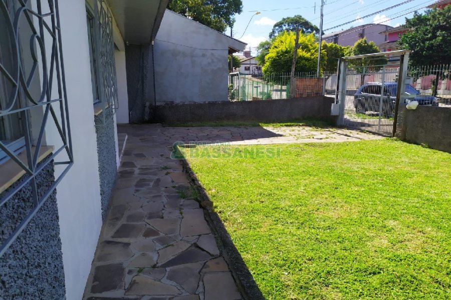 Casa com 125m², 4 dormitórios, 1 vaga, no bairro Salgado Filho em Caxias do Sul para Comprar