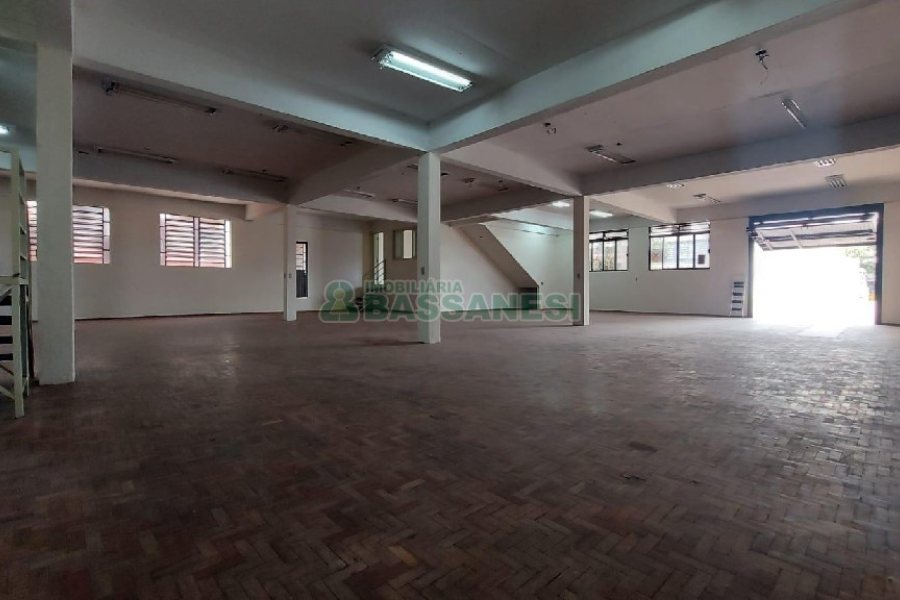 Loja com 514m², no bairro Lourdes em Caxias do Sul para Alugar