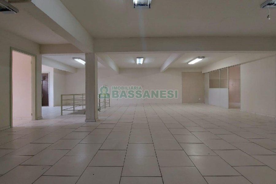 Loja com 514m², no bairro Lourdes em Caxias do Sul para Alugar