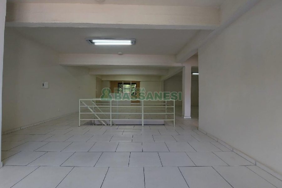 Loja com 514m², no bairro Lourdes em Caxias do Sul para Alugar