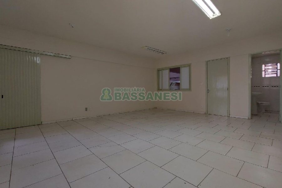 Loja com 514m², no bairro Lourdes em Caxias do Sul para Alugar