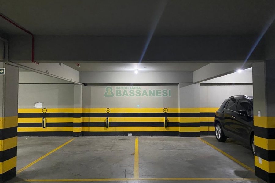 Sala com 68m², 2 vagas, no bairro Pio X em Caxias do Sul para Comprar