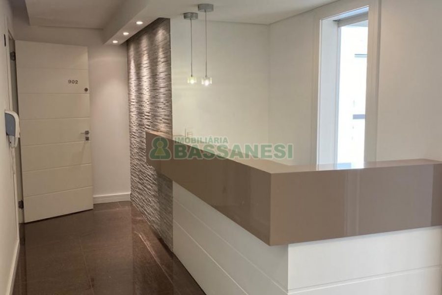 Sala com 68m², 2 vagas, no bairro Pio X em Caxias do Sul para Comprar