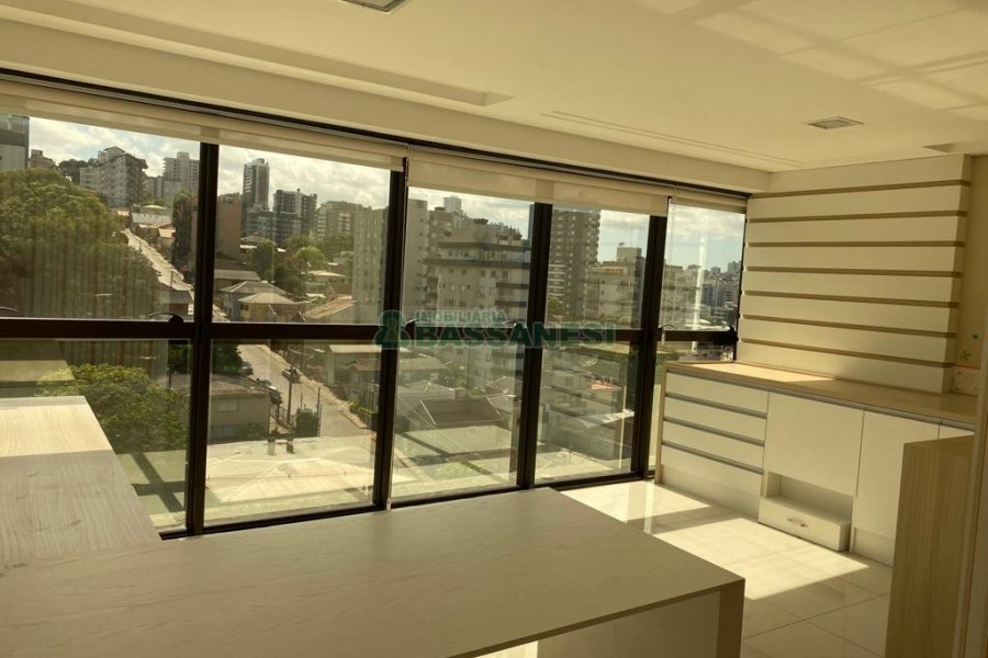 Sala com 68m², 2 vagas, no bairro Pio X em Caxias do Sul para Comprar