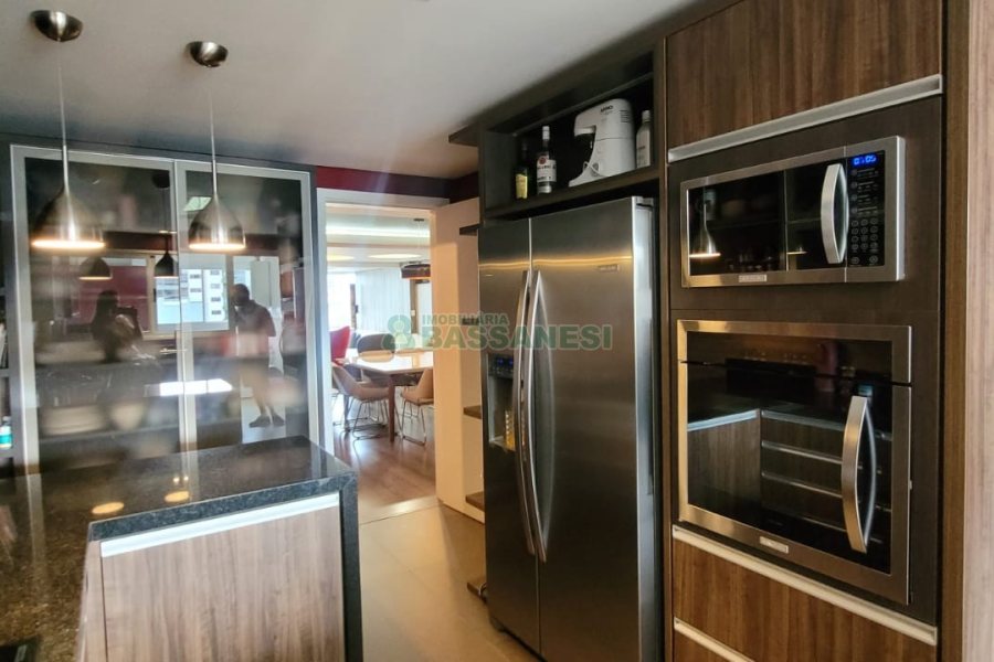 Apartamento com 145m², 3 dormitórios, 2 vagas, no bairro Villagio Iguatemi em Caxias do Sul para Comprar