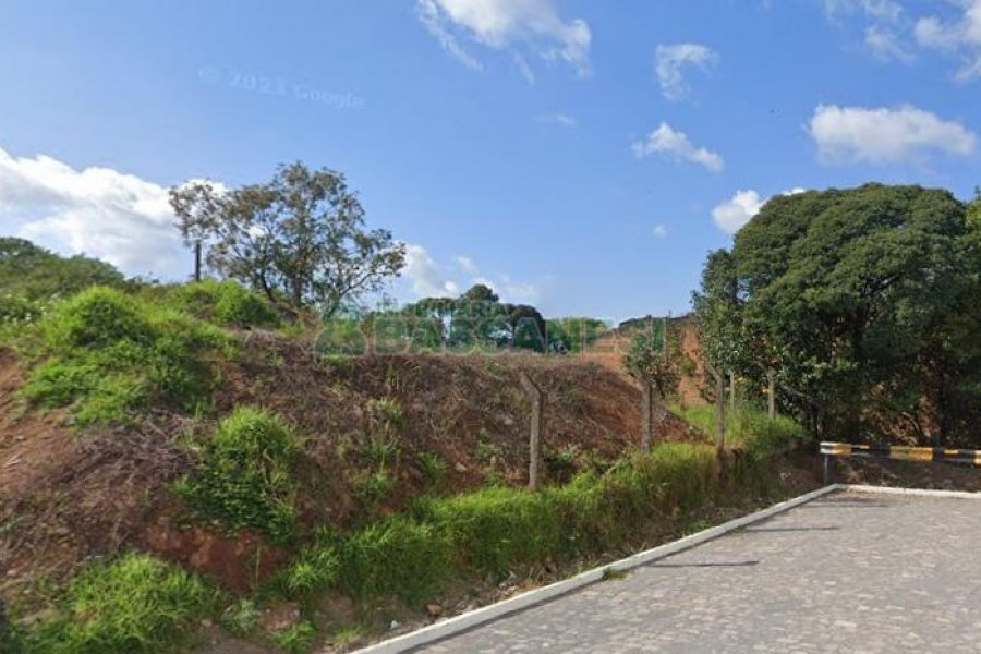 Terreno com 1320m², no bairro Santa Catarina em Caxias do Sul para Comprar