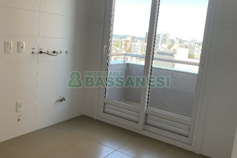Apartamento com 206m², 3 dormitórios, 4 vagas, no bairro Panazzolo em Caxias do Sul para Comprar