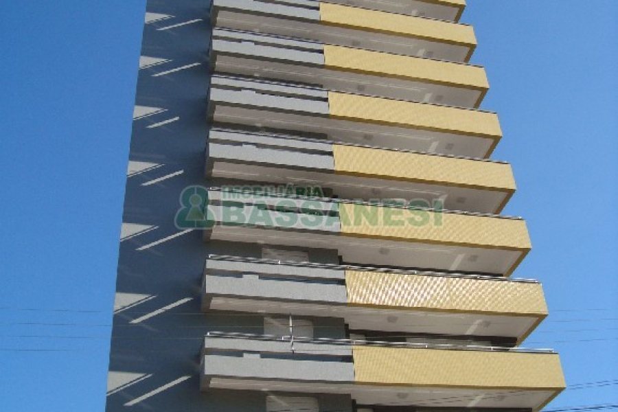 Apartamento com 206m², 3 dormitórios, 4 vagas, no bairro Panazzolo em Caxias do Sul para Comprar