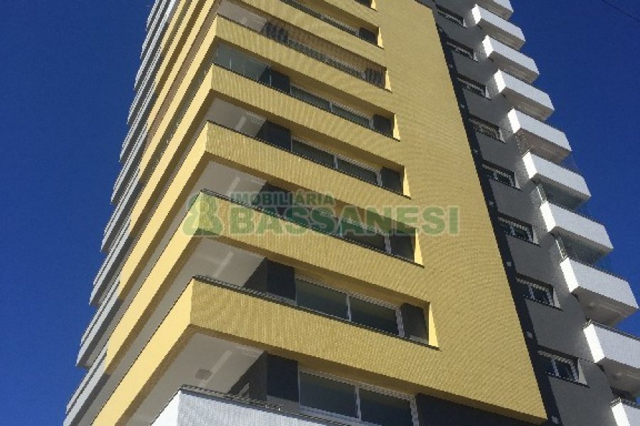 Apartamento com 206m², 3 dormitórios, 4 vagas, no bairro Panazzolo em Caxias do Sul para Comprar