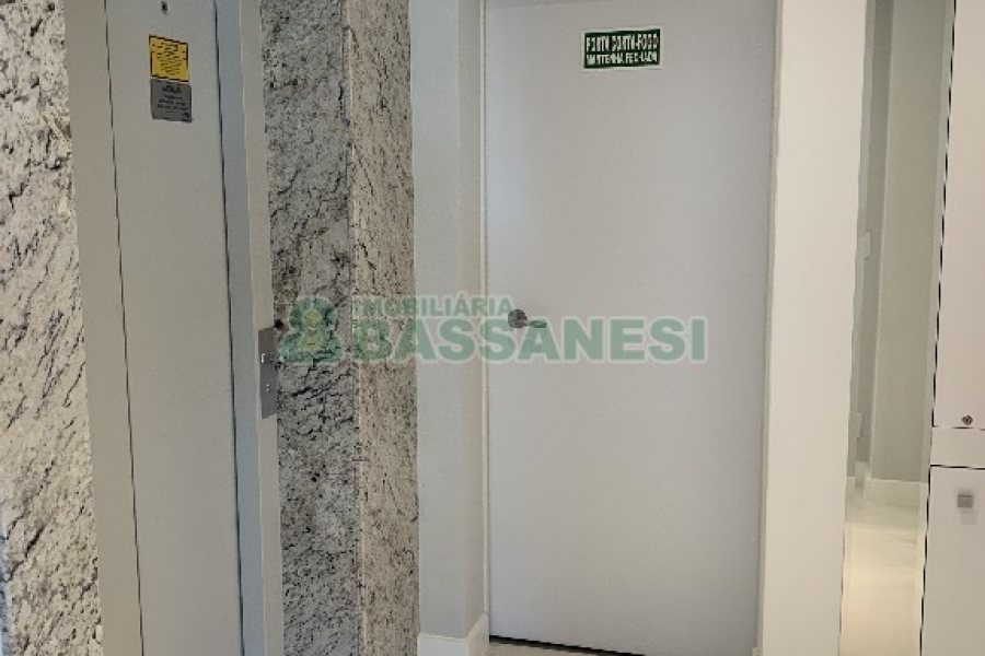 Apartamento com 206m², 3 dormitórios, 4 vagas, no bairro Panazzolo em Caxias do Sul para Comprar