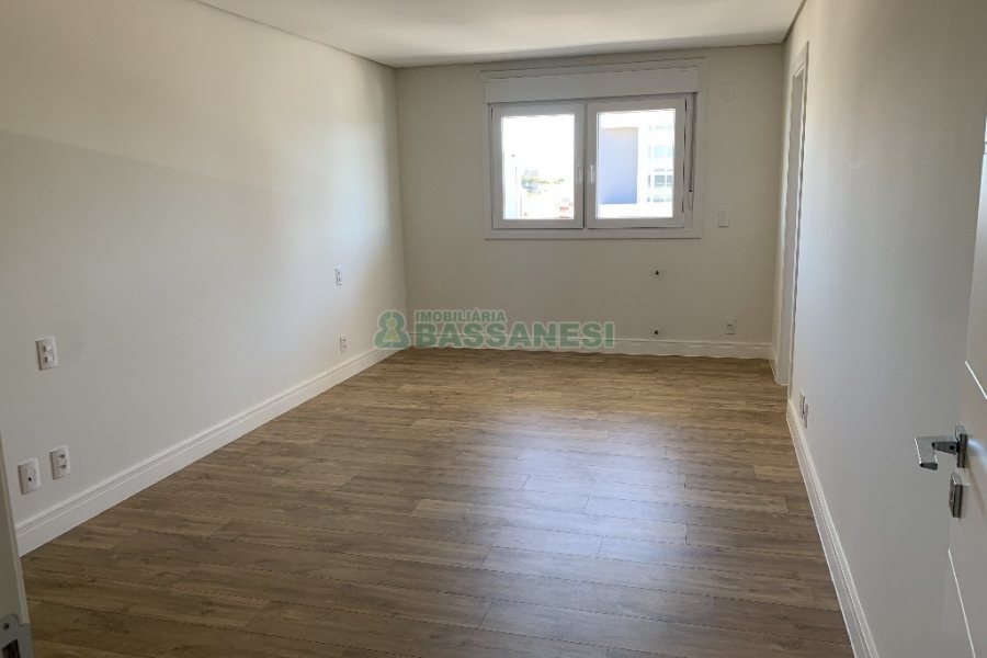 Apartamento com 206m², 3 dormitórios, 4 vagas, no bairro Panazzolo em Caxias do Sul para Comprar