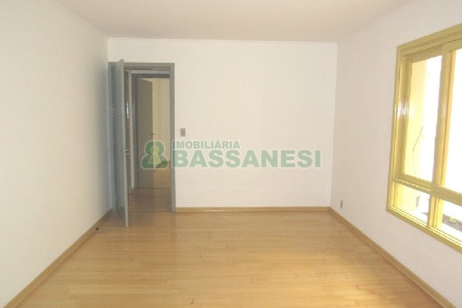 Apartamento com 82m², 2 dormitórios, 1 vaga, no bairro Santa Catarina em Caxias do Sul para Alugar