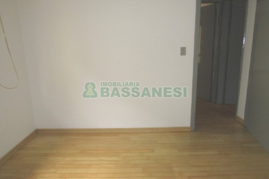 Apartamento com 82m², 2 dormitórios, 1 vaga, no bairro Santa Catarina em Caxias do Sul para Alugar