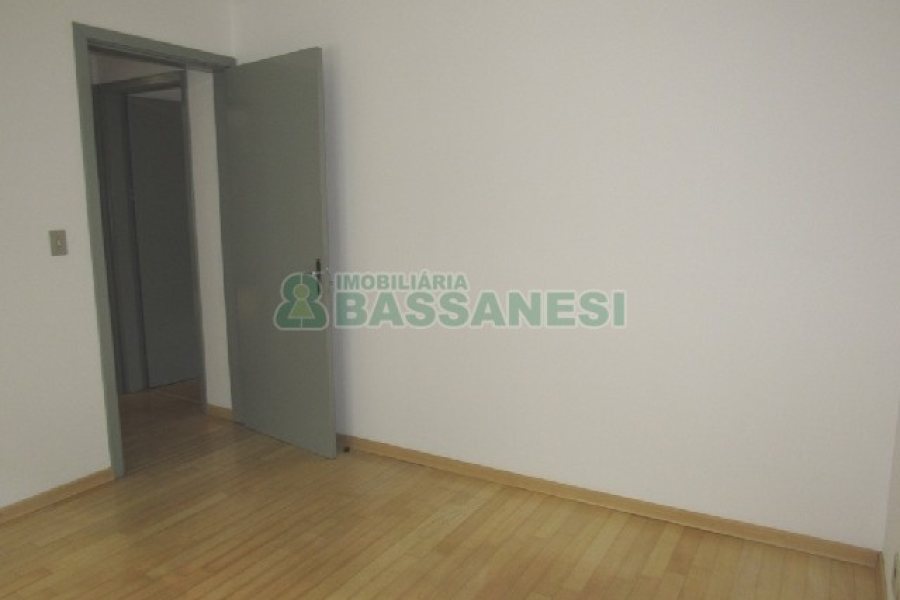 Apartamento com 82m², 2 dormitórios, 1 vaga, no bairro Santa Catarina em Caxias do Sul para Alugar