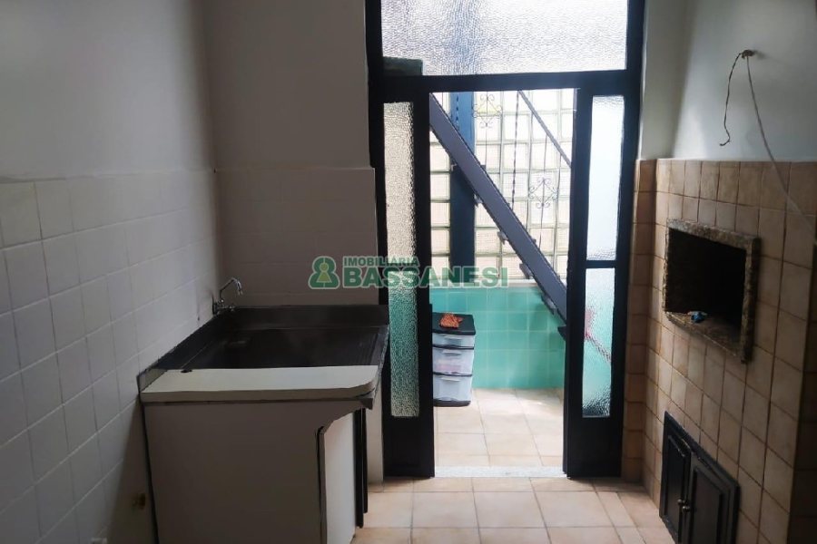 Predio com 344m², 4 dormitórios, no bairro Centro em Caxias do Sul para Comprar